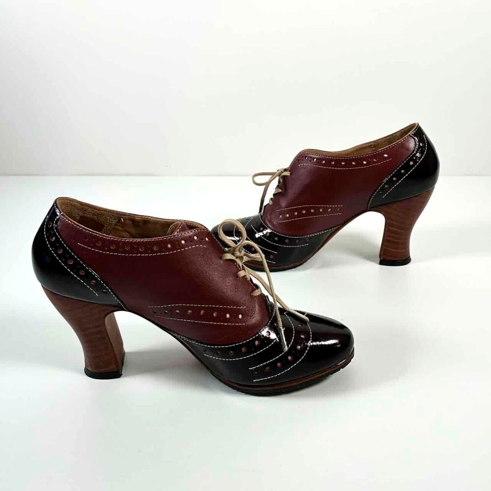 John Fluevog Miracles Heal Brogued Lace Up Heels in Black & Burgundy - 7.5M - Picture 5 of 8